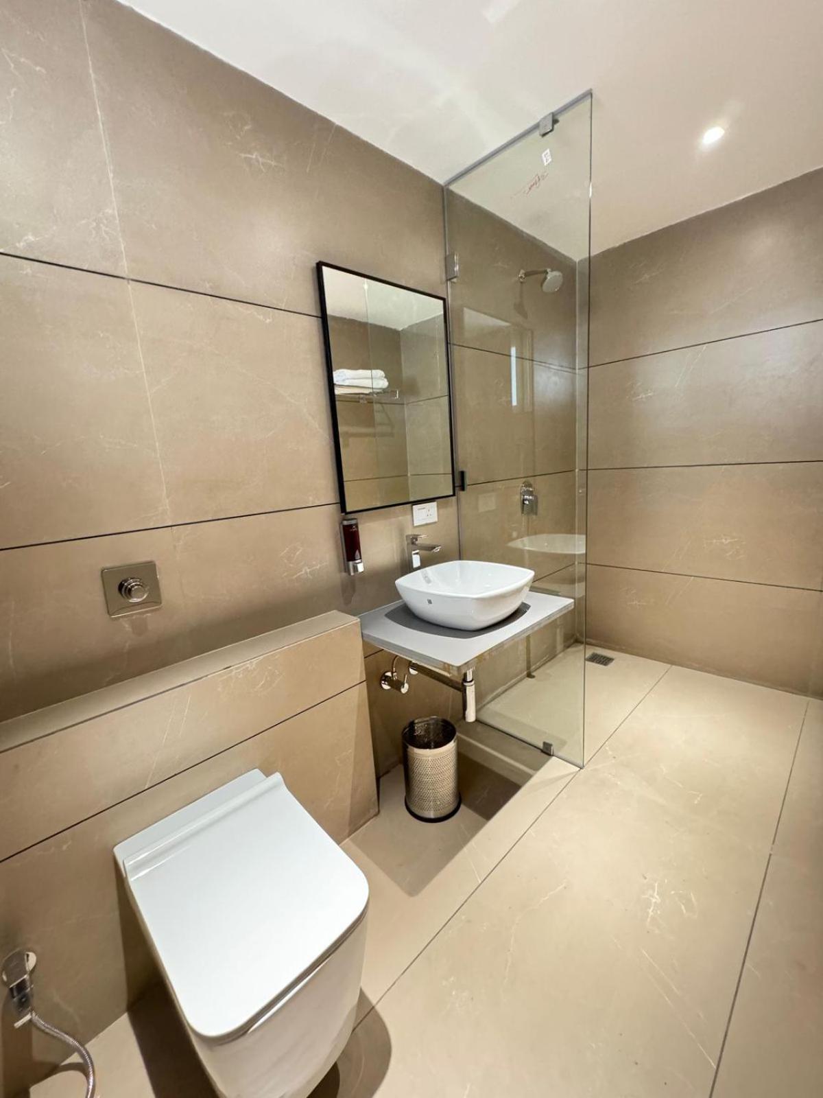 Hotel Carnival Parbhani Екстер'єр фото
