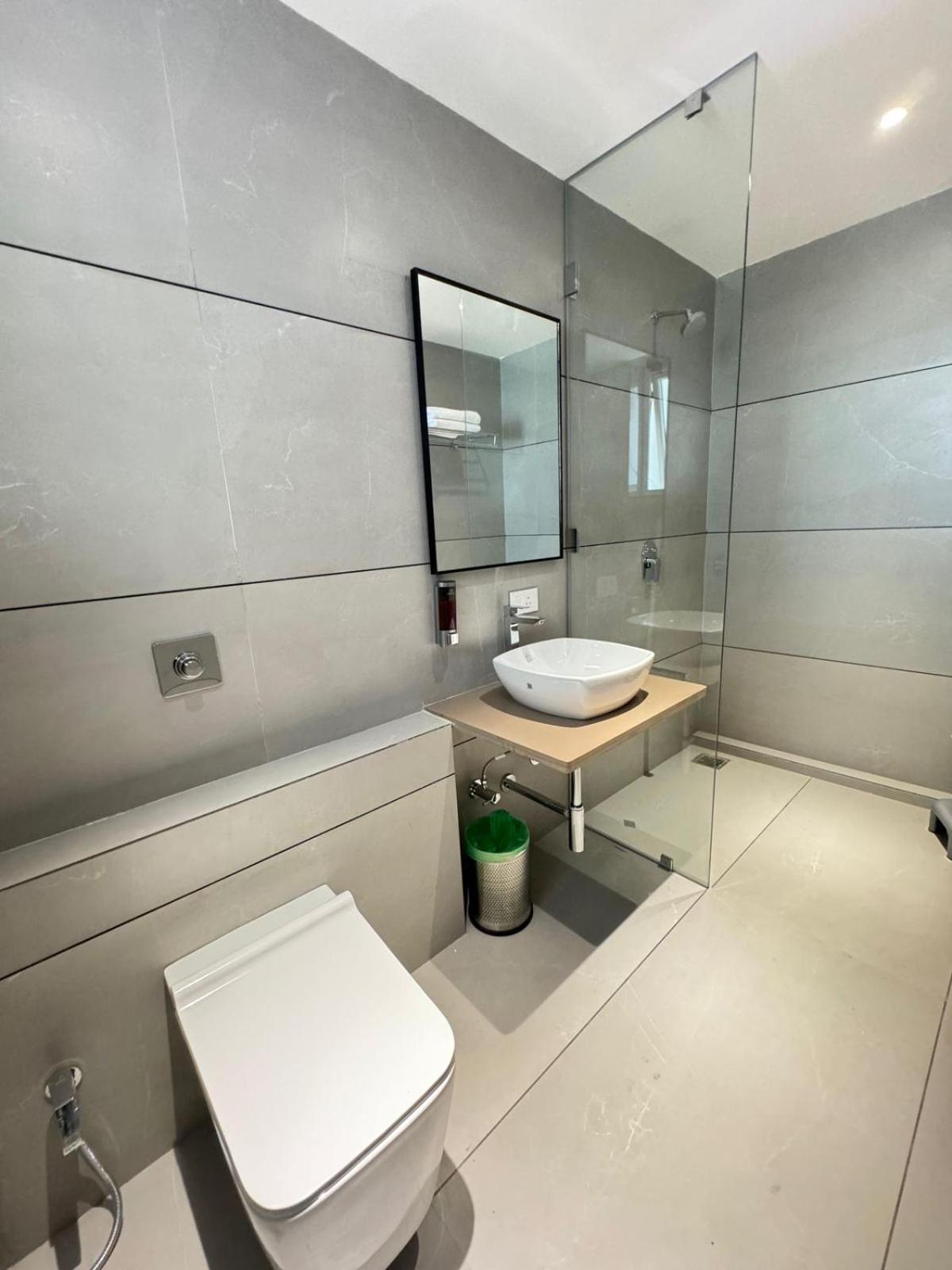 Hotel Carnival Parbhani Екстер'єр фото